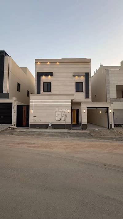 6 Bedroom Floor for Sale in East Riyadh, Riyadh - Floor for sale in Al Bayan Neighborhood, East Riyadh 6 Bedroom Floor for Sale in East Riyadh, Riyadh - Floor for sale in Al Bayan Neighborhood, East Riyadh