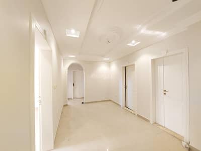 3 Bedroom Apartment for Rent in North Jeddah, Jeddah - A renovated front apartment with 3 bedrooms for rent in Al-Rawda neighborhood | Strategic location