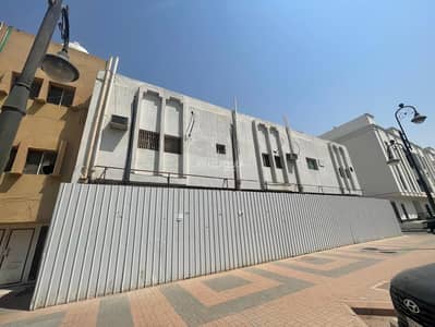 معرض للايجار في شمال الرياض، الرياض - محل للإيجار في شارع ظبـية بنت البراء, حي المصيف, مدينة الرياض, منطقة الرياض معرض للايجار في شمال الرياض، الرياض - محل للإيجار في شارع ظبـية بنت البراء, حي المصيف, مدينة الرياض, منطقة الرياض
