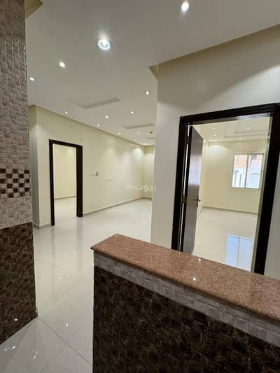2 Bedroom Flat for Rent in Central Riyadh, Riyadh - A very clean apartment with upscale finishing for annual rent on the commercial strip in Al-Murabba neighborhood