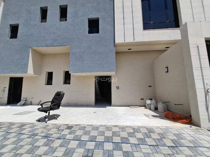 Very specially designed first upper floor for sale in Al Khallig (Al Khaleej) neighborhood Very specially designed first upper floor for sale in Al Khallig (Al Khaleej) neighborhood