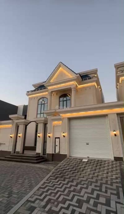 6 Bedroom Villa for Sale in Al Sawari, Al Khobar - For sale: a modern villa with luxurious design in Al-Sowari neighborhood, Khobar