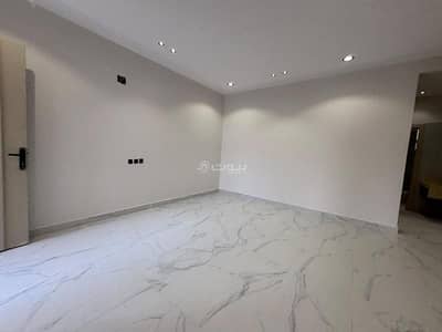 3 Bedroom Floor for Sale in South Riyadh, Riyadh - Ground floor corner role in the Obaid Sky neighborhood