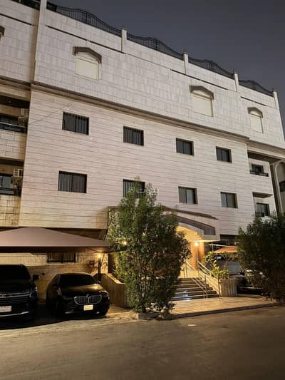 6 Bedroom Flat for Rent in Central Jeddah, Jeddah - A spacious and renovated apartment in a prime location near the Bicycle Roundabout 6 Bedroom Flat for Rent in Central Jeddah, Jeddah - A spacious and renovated apartment in a prime location near the Bicycle Roundabout