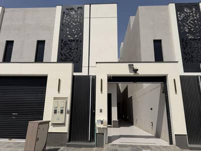 4 Bedroom Villa for Sale in East Riyadh, Riyadh - Three-story townhouse in Al-Jandaariya (Al-Janadriah) neighborhood, with an area of 274 square meters 4 Bedroom Villa for Sale in East Riyadh, Riyadh - Three-story townhouse in Al-Jandaariya (Al-Janadriah) neighborhood, with an area of 274 square meters