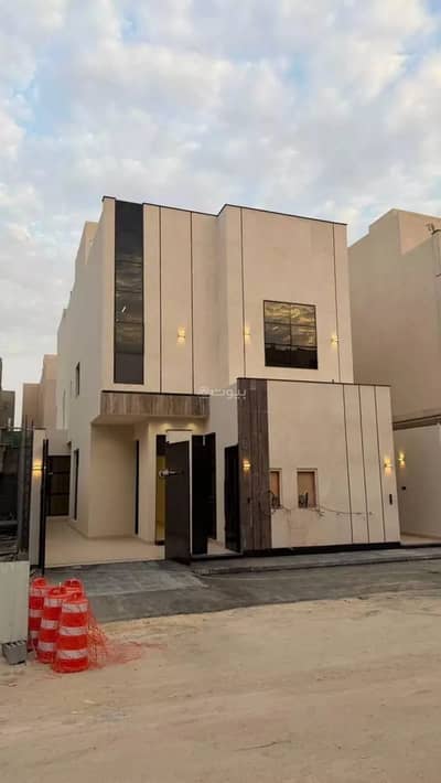 6 Bedroom Villa for Sale in East Riyadh, Riyadh - Villa for sale in Al Janadriyah, East Riyadh