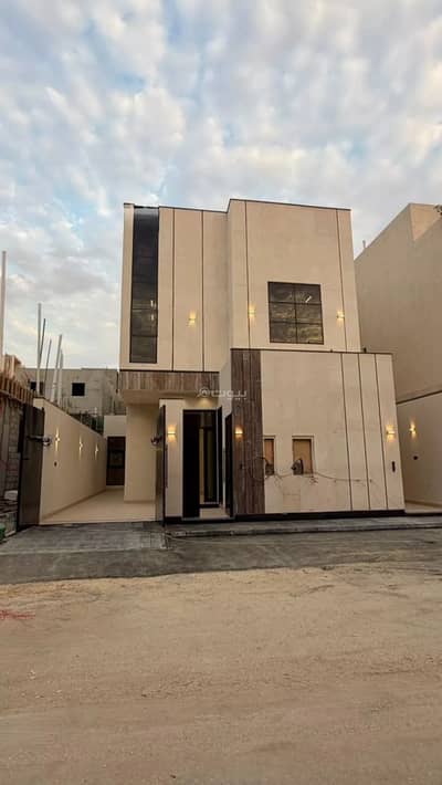 6 Bedroom Floor for Sale in East Riyadh, Riyadh - Floor for sale in Al Janadriyah, East Riyadh