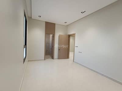 3 Bedroom Flat for Sale in East Riyadh, Riyadh - Luxurious first-floor apartment with a modern design in Al-Khalij neighborhood