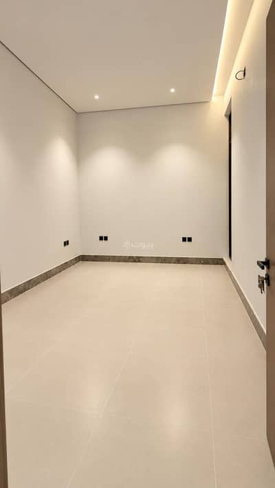 3 Bedroom Floor for Sale in North Riyadh, Riyadh - Top floor, Al-Nafl neighborhood, in a distinguished location