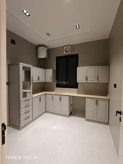 3 Bedroom Flat for Rent in East Riyadh, Riyadh - Apartment consisting of 3 bedrooms for rent in Al-Malik Fahd, Riyadh