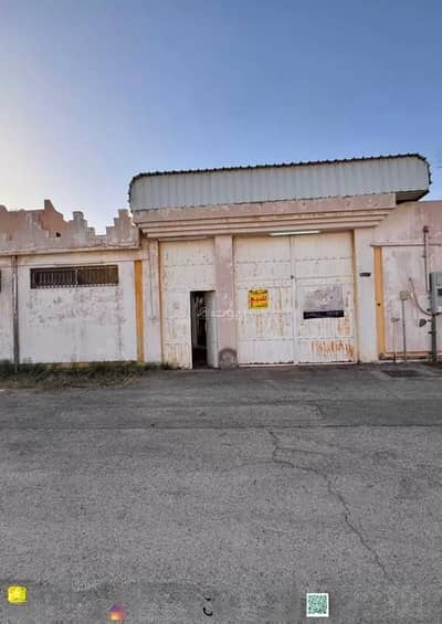 3 Bedroom Rest House for Sale in King Khalid District, Unayzah - Rest house for sale on Yazeed Al Qasri Street, Al Malik Khalid District, Unaizah City.