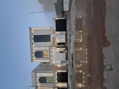5 Bedroom Villa for Sale in East Riyadh, Riyadh - Interior staircase villa with a duplex apartment, Al-Nahda neighborhood