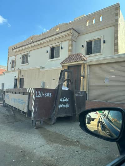 8 Bedroom Villa for Sale in North Jeddah, Jeddah - Villa consisting of 8 bedrooms for sale in Al Yaqout, Jeddah 8 Bedroom Villa for Sale in North Jeddah, Jeddah - Villa consisting of 8 bedrooms for sale in Al Yaqout, Jeddah