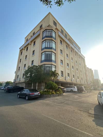 3 Bedroom Flat for Rent in North Jeddah, Jeddah - A three-bedroom apartment for rent on the beach, Jeddah