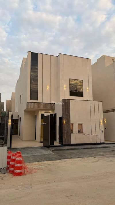 6 Bedroom Floor for Sale in East Riyadh, Riyadh - Floor for sale in Al Janadriyah, East Riyadh