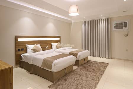 3 Bedroom Apartment for Rent in Al Rayah, Madina - Three-bedroom apartment with a living room for rent in Al-Raya, Medina