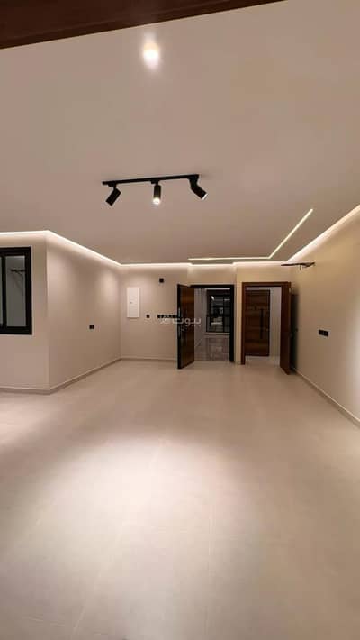 5 Bedroom Flat for Sale in Al Ranuna, Madina - Apartment for sale on Abdul Aziz Ibn Muhammad Ibn Shalwan Street, Al Ranuna District, Madinah City.