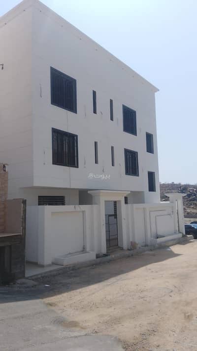 Residential Building for Sale in Jubrah, Taif - For sale: a residential building in Taif Residential Building for Sale in Jubrah, Taif - For sale: a residential building in Taif