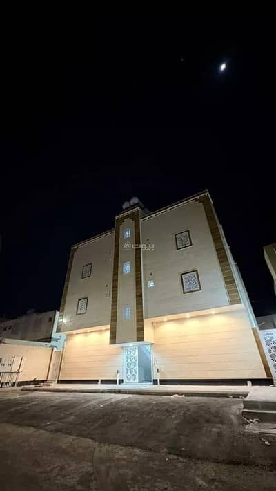 5 Bedroom Flat for Sale in Al Sikkah Al Hadid, Madina - Apartment for sale on 'Urwah Ibn Mu'attib Al Ansari Street, Sikkat Al Hadid District, Madinah City.