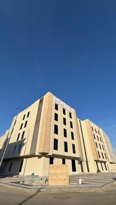 4 Bedroom Flat for Sale in Al Jamiah, Madina - Apartment for sale on Rib'i Ibn Ibrahim Al Asadi Street, Al Jamiah District, Madinah City.