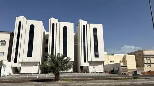4 Bedroom Apartment for Sale in Al Mabuth, Madina - Apartment for sale on Harithah Bin Sahl Al Ansari Street, Al Mabu'th District, Madinah City.