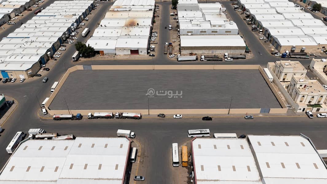 ارض تجارية مسورة للإيجار حي المصانع الرياض ارض تجارية مسورة للإيجار حي المصانع الرياض