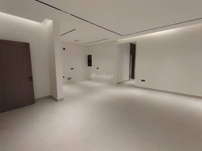 4 Bedroom Floor for Sale in East Riyadh, Riyadh - Luxurious penthouse for sale, Al-Rimal neighborhood