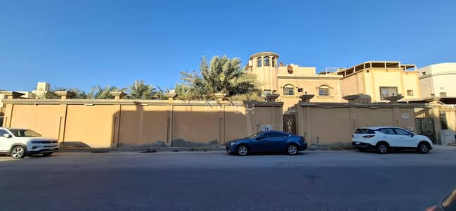 9 Bedroom Villa for Sale in Al-Madaris, Al Qatif - Villa consisting of 9 bedrooms for sale in Al-Jamiciyeen neighborhood, Qatif 9 Bedroom Villa for Sale in Al-Madaris, Al Qatif - Villa consisting of 9 bedrooms for sale in Al-Jamiciyeen neighborhood, Qatif