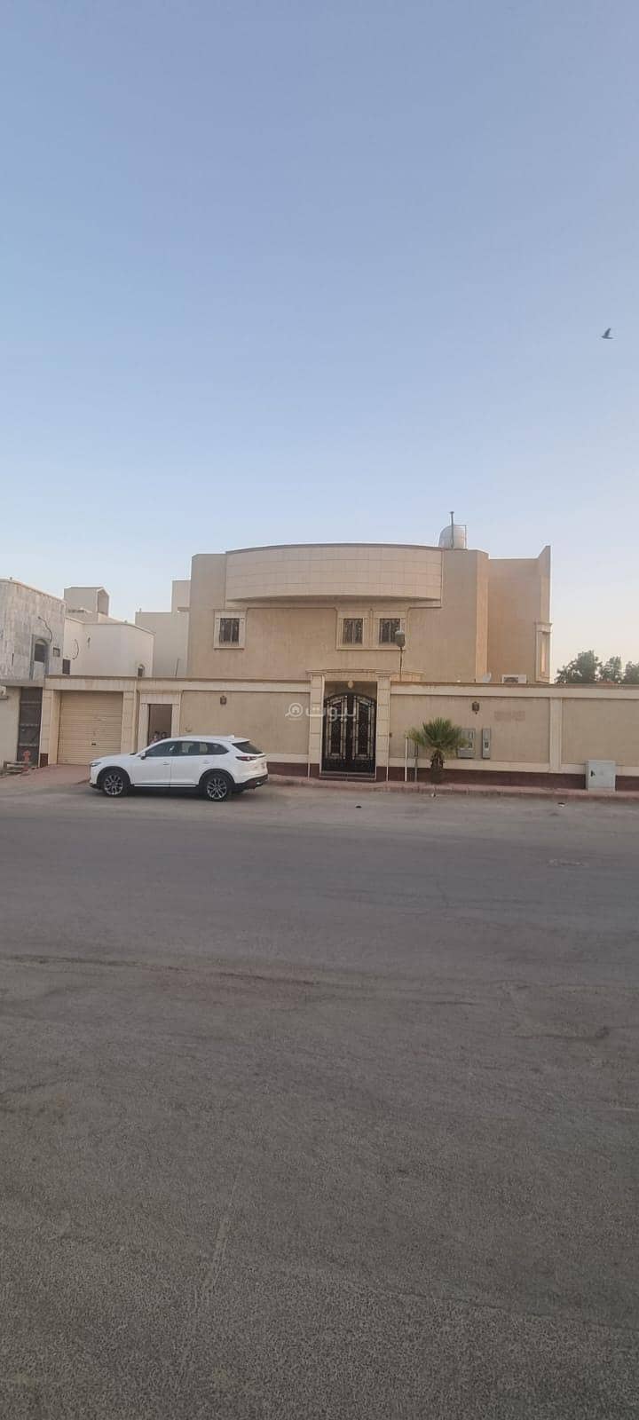 A large renovated apartment for rent for families, in a villa in Al-Aqiq neighborhood near the KAFD financial district and the Boulevard. A large renovated apartment for rent for families, in a villa in Al-Aqiq neighborhood near the KAFD financial district and the Boulevard.
