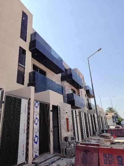 6 Bedroom Villa for Sale in East Riyadh, Riyadh - Villa consisting of 6 bedrooms for sale in Al Khaleej, Riyadh