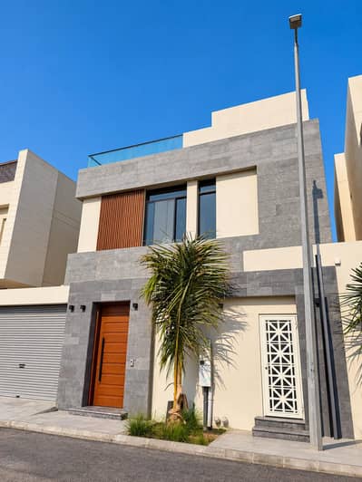 5 Bedroom Villa for Sale in North Jeddah, Jeddah - Residential villa for sale in a prime location in Al-Shiraa neighborhood