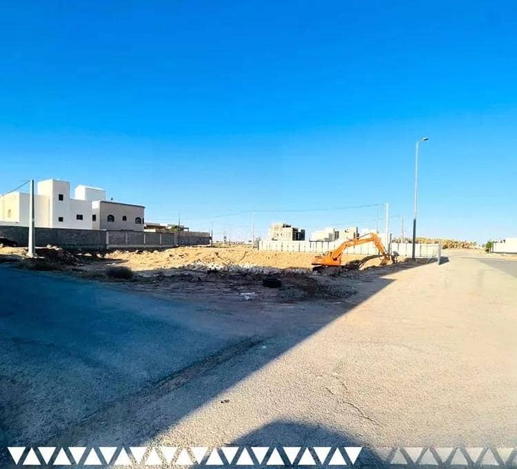Land for sale on Amr Bin Anas Street, Al Riyadh District, Al Bukayriyah City. Land for sale on Amr Bin Anas Street, Al Riyadh District, Al Bukayriyah City.