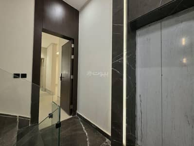 4 Bedroom Floor for Sale in East Riyadh, Riyadh - A distinctive first-floor apartment in Al-Rimal neighborhood 4 Bedroom Floor for Sale in East Riyadh, Riyadh - A distinctive first-floor apartment in Al-Rimal neighborhood