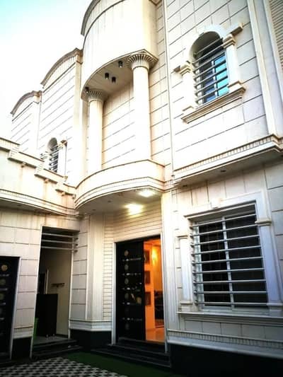 4 Bedroom Villa for Sale in East Riyadh, Riyadh - Villa for sale on Bani Amr Street, Ishbiliyah District, Riyadh City, Riyadh Region