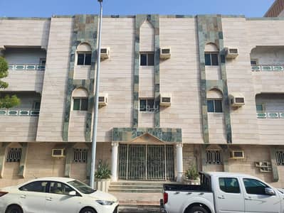 فلیٹ 4 غرف نوم للايجار في شمال جدة، جدة - جدة - مخطط الصفا (1) شقة مجددة وارضية باركيه مكونة من 4 غرف بمكيفاتها ومطبخ راكب مع بوتوجاز وغسالة اوتوماتيكية فلیٹ 4 غرف نوم للايجار في شمال جدة، جدة - جدة - مخطط الصفا (1) شقة مجددة وارضية باركيه مكونة من 4 غرف بمكيفاتها ومطبخ راكب مع بوتوجاز وغسالة اوتوماتيكية