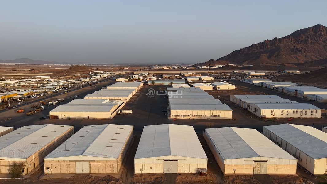Multi-use warehouses for annual rent Multi-use warehouses for annual rent