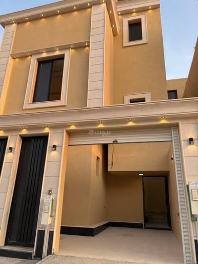 4 Bedroom Floor for Sale in South Riyadh, Riyadh - Upper floor and apartment
