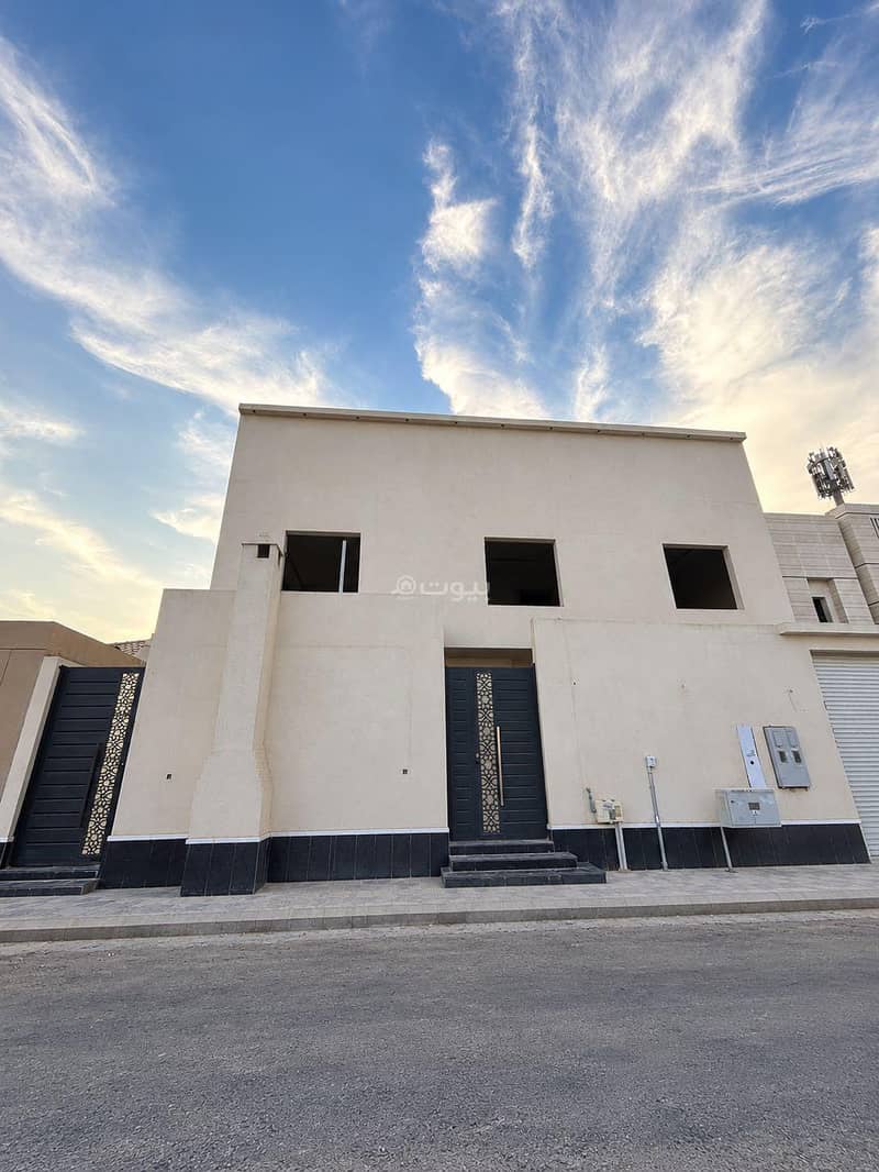 Apartment for rent in Al-Aarid (Al-`Areed) district. A distinctive location close to all services and main roads. Apartment for rent in Al-Aarid (Al-`Areed) district. A distinctive location close to all services and main roads.