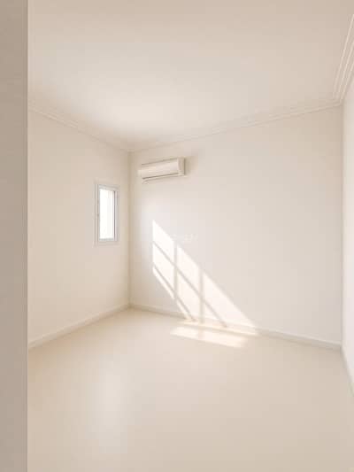 3 Bedroom Flat for Sale in East Riyadh, Riyadh - An apartment suitable for air conditioners installer and kitchen