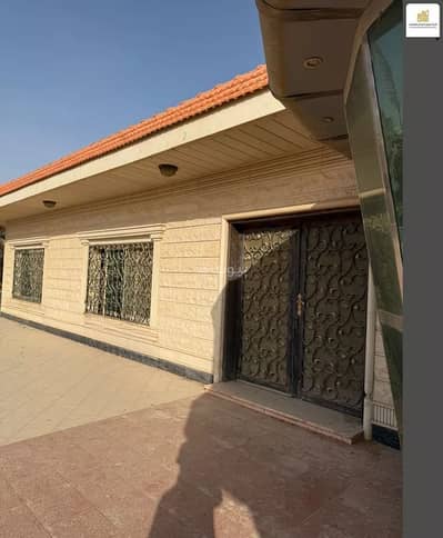 استراحة 5 غرف نوم للبيع في شرق الرياض، الرياض - استراحة للإيجار في الرمال، شرق الرياض