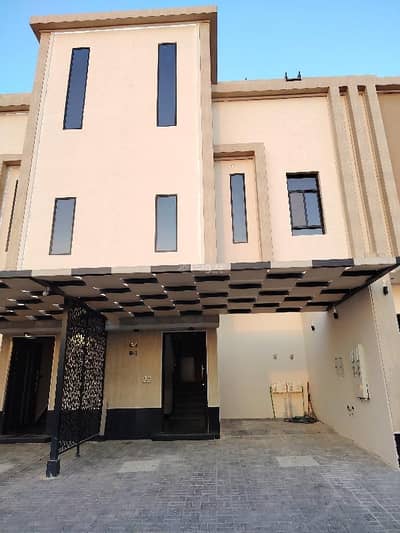 4 Bedroom Floor for Sale in East Riyadh, Riyadh - Luxurious attic for sale in Al Monsiya neighborhood
