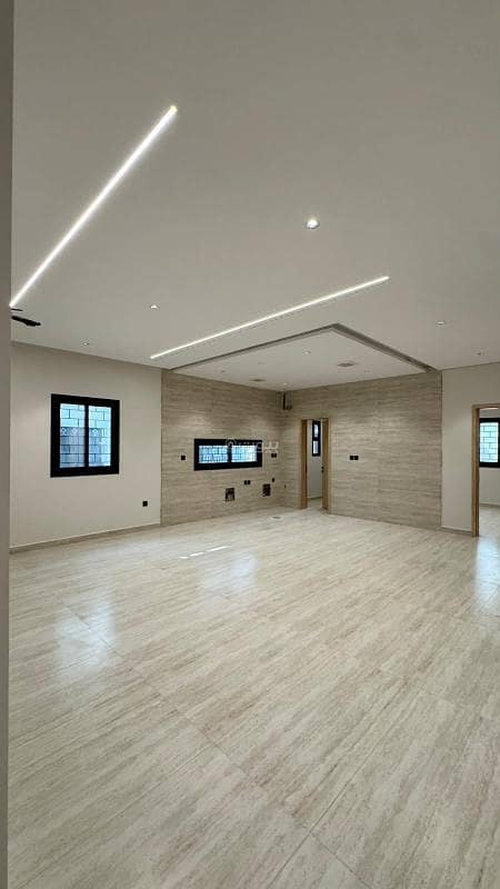 5 rooms, a hall, a kitchen, 3 bathrooms, two entrances, and a maid's room with a private bathroom, in a distinguished location in Al-Naim neighborhood 5 rooms, a hall, a kitchen, 3 bathrooms, two entrances, and a maid's room with a private bathroom, in a distinguished location in Al-Naim neighborhood