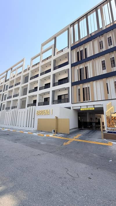 3 Bedroom Apartment for Rent in Al Jawhara, Al Khobar - An apartment inside Cameond in Al-Jawhara district, consisting of three bedrooms, one master, a hall, a majlis, and two bathrooms serving the hall and the two bedrooms.