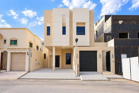3 Bedroom Floor for Sale in North Riyadh, Riyadh - Three residential units in Al Aqiq, North Riyadh, offering 2–3 bedrooms and areas of 179–249 sqm, priced from SAR 1.3–2.1 million.