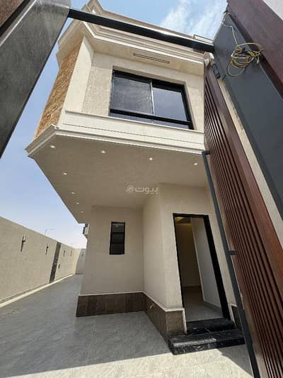 4 Bedroom Villa for Sale in East Riyadh, Riyadh - A villa with interior stairs and an apartment with a corner and an elevator installed in Al-Rimal district, Tanal