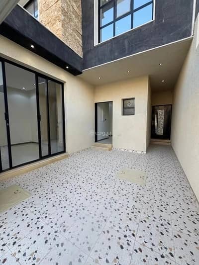 5 Bedroom Floor for Sale in South Riyadh, Riyadh - Floor for Sale in Taybah, South Riyadh 5 Bedroom Floor for Sale in South Riyadh, Riyadh - Floor for Sale in Taybah, South Riyadh
