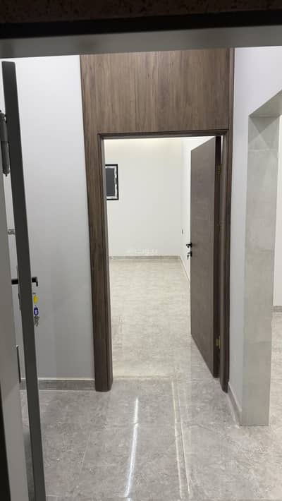 عمارة تجارية  للايجار في غرب الرياض، الرياض - شقه سكنيه جديده تشطيب جديد مكون من غرفتين وصاله