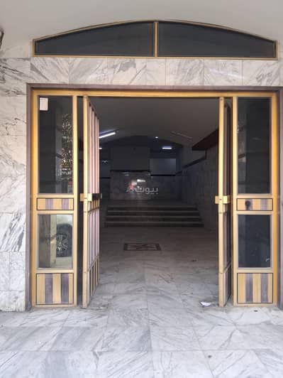 2 Bedroom Flat for Rent in Central Riyadh, Riyadh - Apartment for rent on Ayub Al-Ansari (Al-Dirkter) Street in Al-Murqib district, featuring elevators and located on a prime site near Kharij Road.