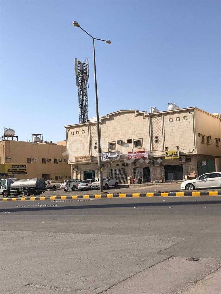 عمارة سكنية تجارية للبيع في حي اليرموك الغربي، شرق الرياض