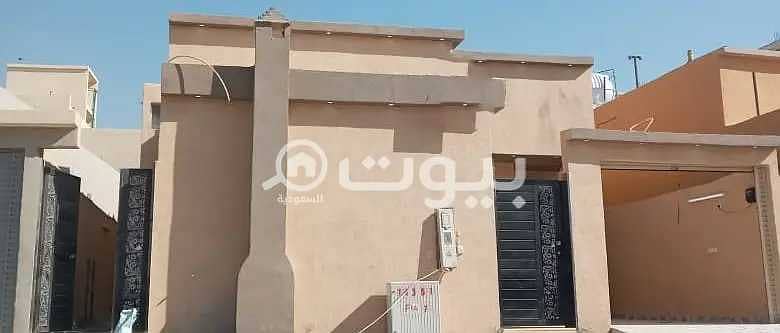 Floor with the possibility of establishing 3 apartments for sale in Taybah, South of Riyadh